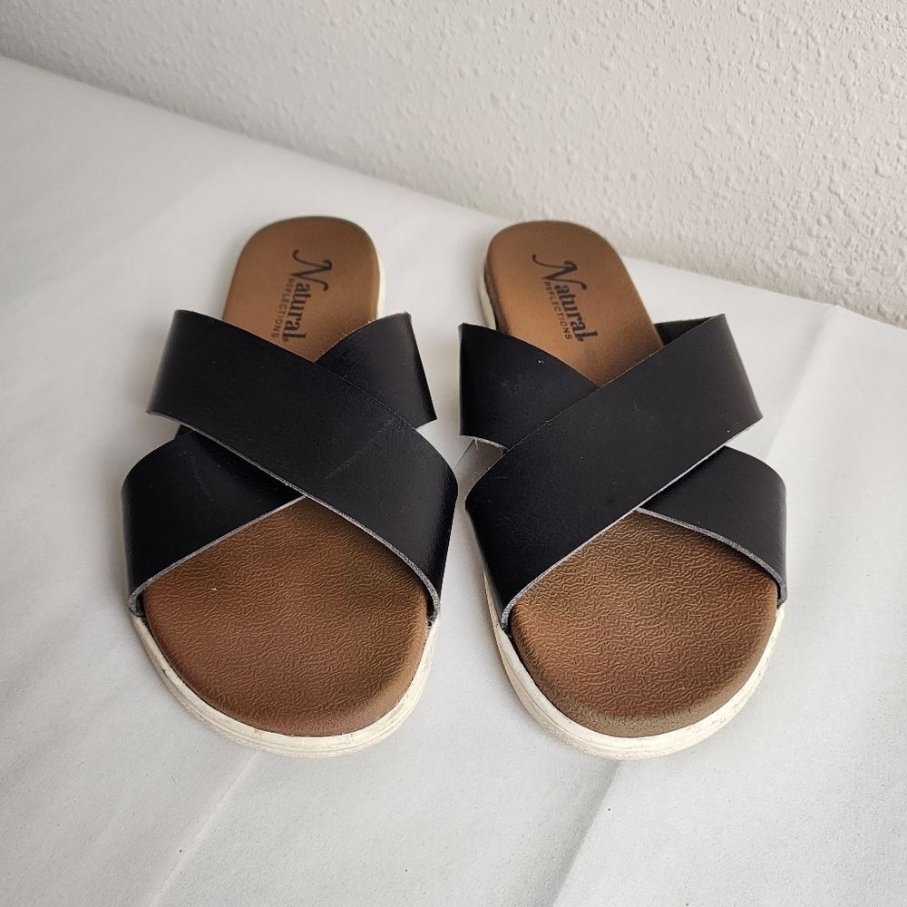 Natural Reflections Black Flat Slip On Sandals Women's Size 8